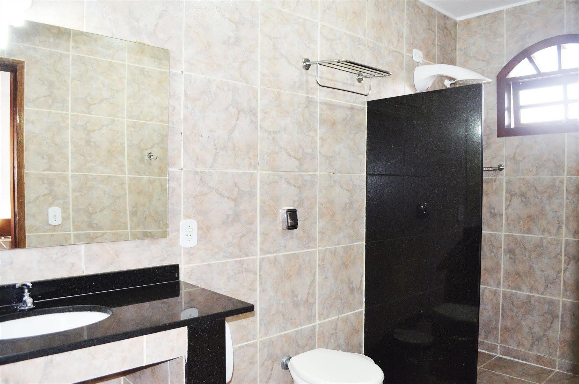Inn Rosas Miguel Pereira