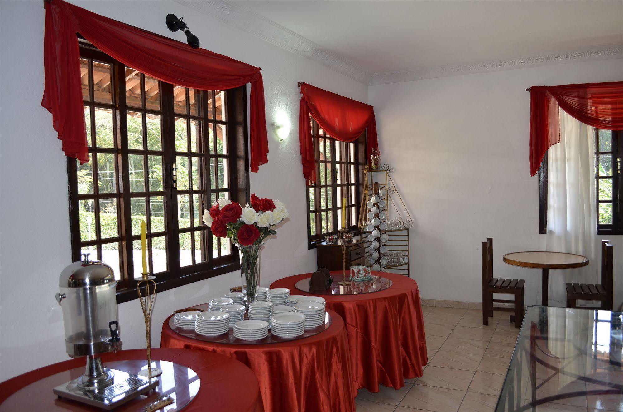 Rosas Inn